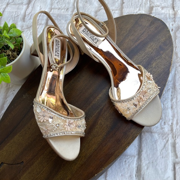 Badgley Mischka Crystal satin embellished block heels women’s size 6 - Picture 7 of 11